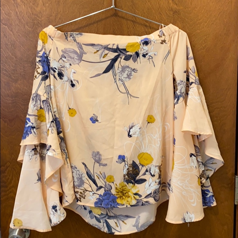 Chelsea 28 off the shoulders bell sleeves blouse - Picture 3 of 7